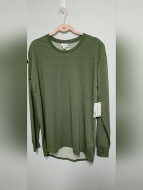 LuLaRoe Men's Olive Green Long Sleeve Crew Tee